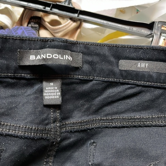 Bandolino Jeans - Picture 9 of 10